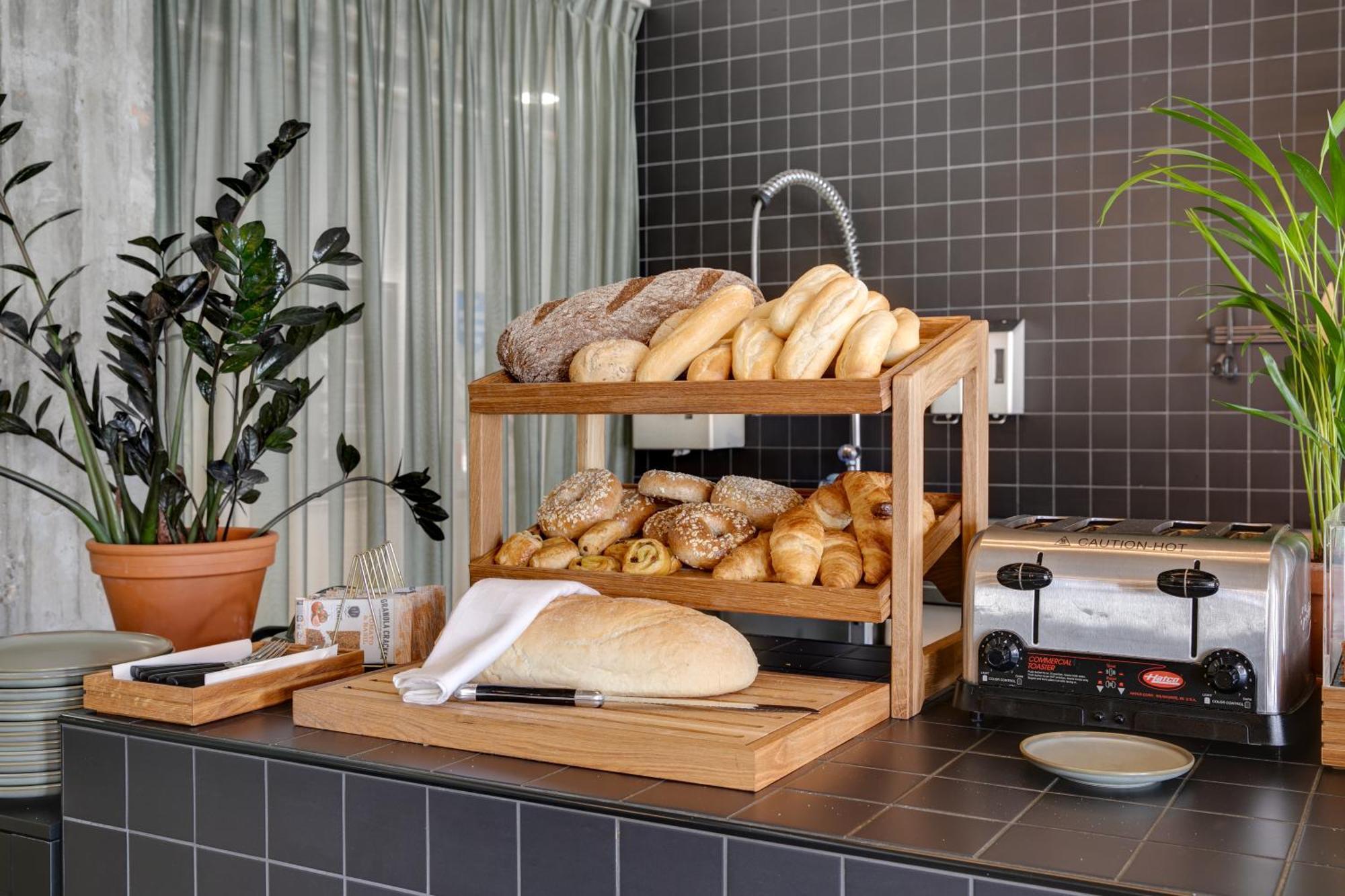 דן בוש The Duke Boutique Hotel מראה חיצוני תמונה